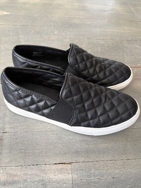 Steve Madden Black Quilted Slip-On Sneakers Size 8.5